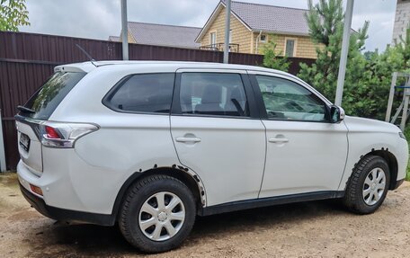 Mitsubishi Outlander III рестайлинг 3, 2012 год, 1 149 000 рублей, 4 фотография