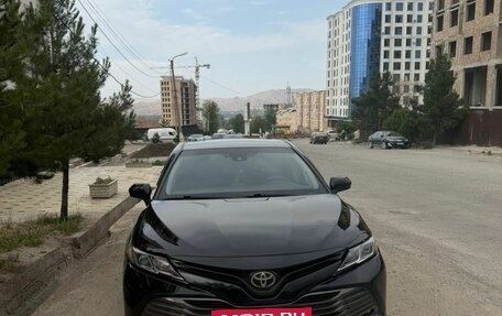 Toyota Camry, 2018 год, 2 150 000 рублей, 8 фотография