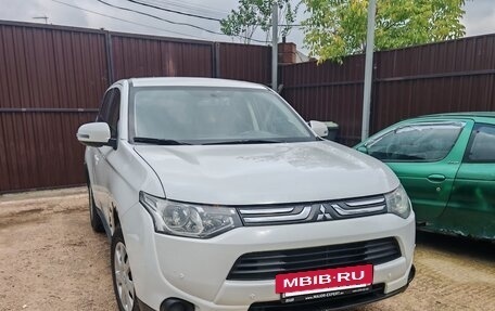 Mitsubishi Outlander III рестайлинг 3, 2012 год, 1 149 000 рублей, 2 фотография