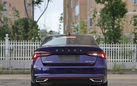 Skoda Octavia IV, 2022 год, 1 900 000 рублей, 10 фотография