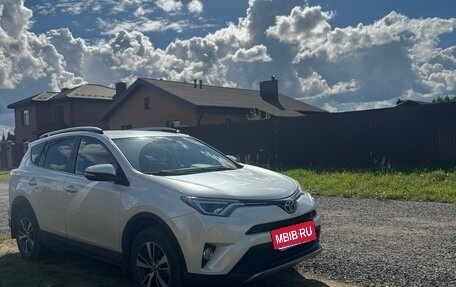 Toyota RAV4, 2019 год, 2 950 000 рублей, 16 фотография