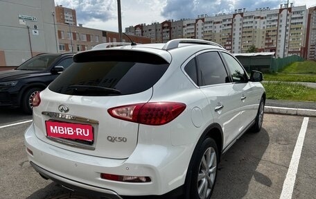Infiniti QX50 I рестайлинг, 2017 год, 2 500 000 рублей, 6 фотография