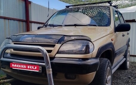 Chevrolet Niva I рестайлинг, 2004 год, 410 000 рублей, 2 фотография