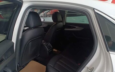 Audi A4, 2019 год, 2 350 000 рублей, 8 фотография