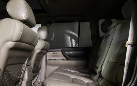 Toyota Land Cruiser 100 рестайлинг 2, 2002 год, 1 800 000 рублей, 12 фотография