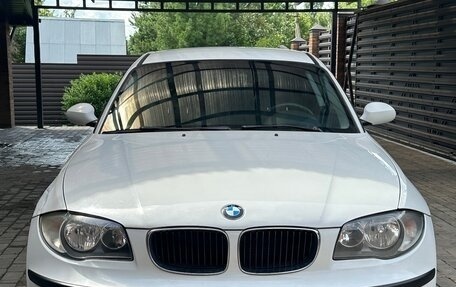 BMW 1 серия, 2008 год, 630 000 рублей, 1 фотография