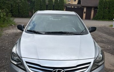 Hyundai Solaris II рестайлинг, 2015 год, 780 000 рублей, 1 фотография