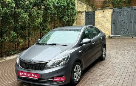 KIA Rio III рестайлинг, 2016 год, 1 050 000 рублей, 2 фотография