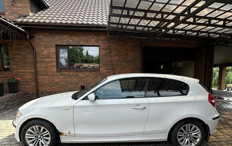 BMW 1 серия, 2008 год, 630 000 рублей, 2 фотография