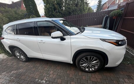 Toyota Highlander, 2022 год, 5 270 000 рублей, 5 фотография
