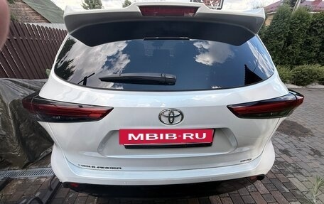 Toyota Highlander, 2022 год, 5 270 000 рублей, 18 фотография