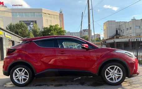 Toyota C-HR I рестайлинг, 2020 год, 2 900 000 рублей, 6 фотография