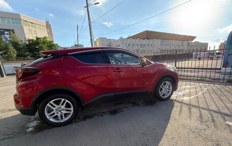 Toyota C-HR I рестайлинг, 2020 год, 2 900 000 рублей, 16 фотография