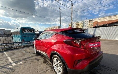Toyota C-HR I рестайлинг, 2020 год, 2 900 000 рублей, 13 фотография