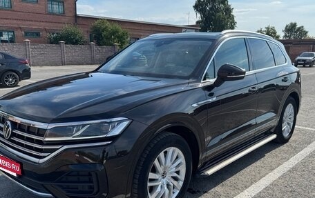 Volkswagen Touareg III, 2021 год, 5 990 000 рублей, 2 фотография