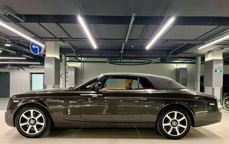 Rolls-Royce Phantom VII рестайлинг, 2014 год, 65 000 000 рублей, 4 фотография