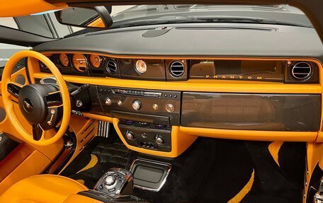 Rolls-Royce Phantom VII рестайлинг, 2014 год, 65 000 000 рублей, 10 фотография