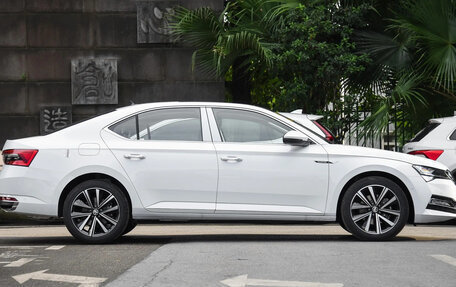 Skoda Superb III рестайлинг, 2025 год, 2 700 000 рублей, 8 фотография