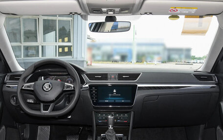 Skoda Superb III рестайлинг, 2025 год, 2 700 000 рублей, 10 фотография