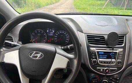 Hyundai Solaris II рестайлинг, 2015 год, 780 000 рублей, 3 фотография