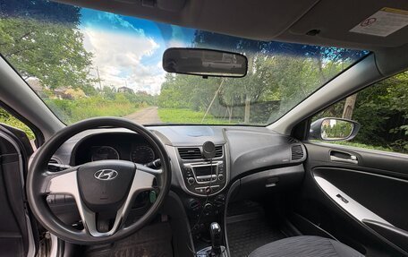Hyundai Solaris II рестайлинг, 2015 год, 780 000 рублей, 4 фотография