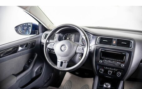 Volkswagen Jetta VI, 2011 год, 969 000 рублей, 11 фотография