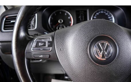 Volkswagen Jetta VI, 2011 год, 969 000 рублей, 15 фотография