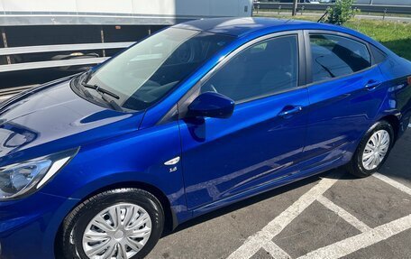 Hyundai Solaris II рестайлинг, 2013 год, 1 000 000 рублей, 2 фотография
