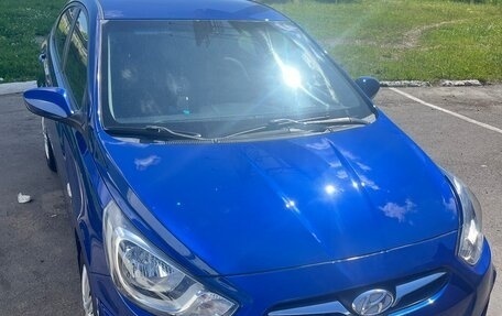 Hyundai Solaris II рестайлинг, 2013 год, 1 000 000 рублей, 7 фотография