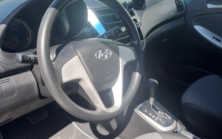 Hyundai Solaris II рестайлинг, 2013 год, 1 000 000 рублей, 11 фотография