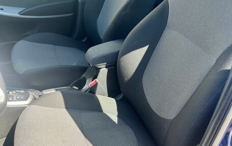 Hyundai Solaris II рестайлинг, 2013 год, 1 000 000 рублей, 10 фотография