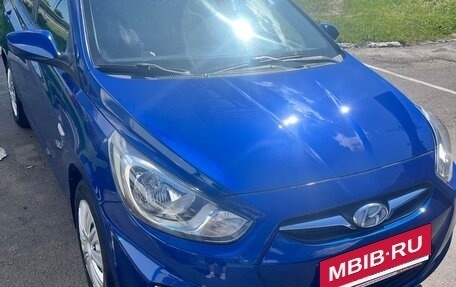 Hyundai Solaris II рестайлинг, 2013 год, 1 000 000 рублей, 6 фотография