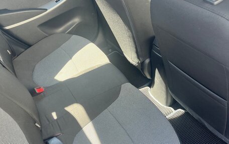 Hyundai Solaris II рестайлинг, 2013 год, 1 000 000 рублей, 20 фотография