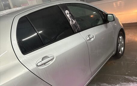 Toyota Yaris III рестайлинг, 2006 год, 420 000 рублей, 2 фотография