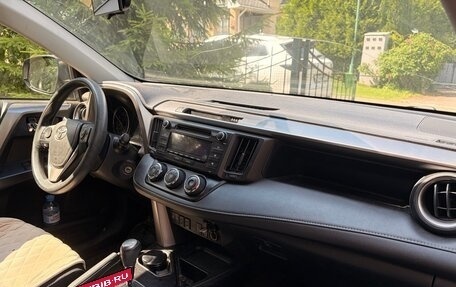 Toyota RAV4, 2015 год, 1 800 000 рублей, 7 фотография