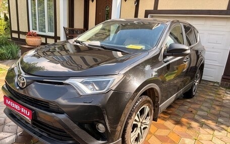 Toyota RAV4, 2015 год, 1 800 000 рублей, 2 фотография