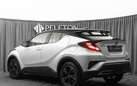 Toyota C-HR I рестайлинг, 2022 год, 2 940 000 рублей, 4 фотография