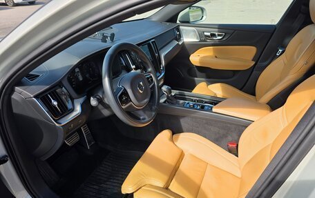 Volvo V60 Cross Country II, 2020 год, 4 700 000 рублей, 9 фотография
