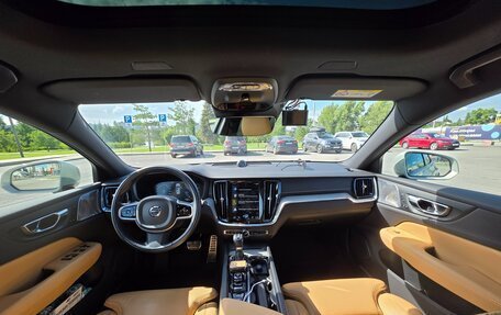 Volvo V60 Cross Country II, 2020 год, 4 700 000 рублей, 11 фотография
