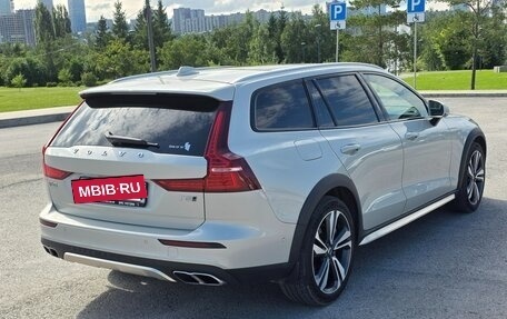 Volvo V60 Cross Country II, 2020 год, 4 700 000 рублей, 4 фотография