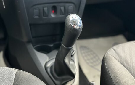 Renault Logan II, 2019 год, 930 000 рублей, 16 фотография