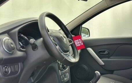 Renault Logan II, 2019 год, 930 000 рублей, 10 фотография