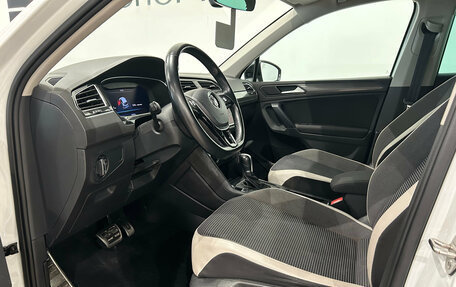 Volkswagen Tiguan II, 2018 год, 2 099 000 рублей, 15 фотография