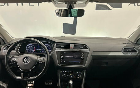 Volkswagen Tiguan II, 2018 год, 2 099 000 рублей, 17 фотография