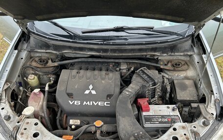 Mitsubishi Outlander III рестайлинг 3, 2008 год, 1 350 000 рублей, 9 фотография