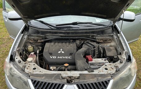 Mitsubishi Outlander III рестайлинг 3, 2008 год, 1 350 000 рублей, 10 фотография