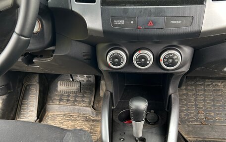 Mitsubishi Outlander III рестайлинг 3, 2008 год, 1 350 000 рублей, 18 фотография