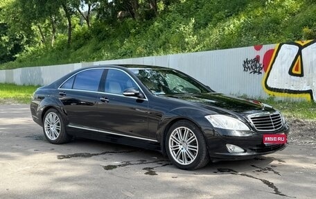 Mercedes-Benz S-Класс, 2006 год, 1 800 000 рублей, 1 фотография