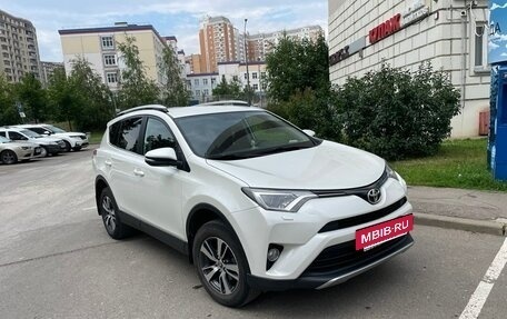 Toyota RAV4, 2017 год, 2 250 000 рублей, 2 фотография