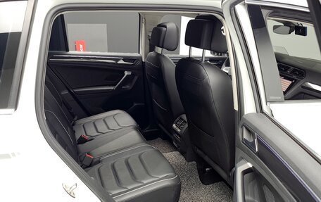 Volkswagen Tiguan II, 2023 год, 2 400 999 рублей, 18 фотография